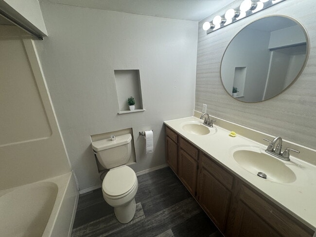 Building Photo - Park It Right Here — Spacious 2 Bed with Garage