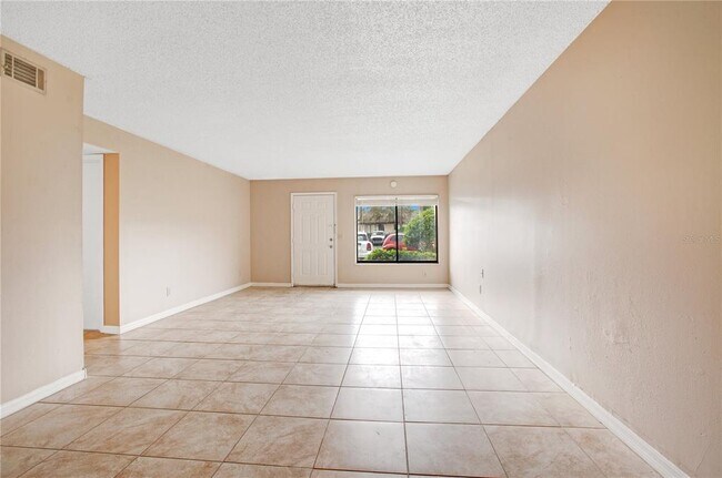 Building Photo - 605 Northlake Blvd