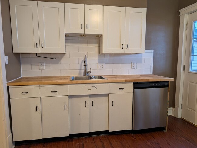 Building Photo - 1560 Coutant Ave