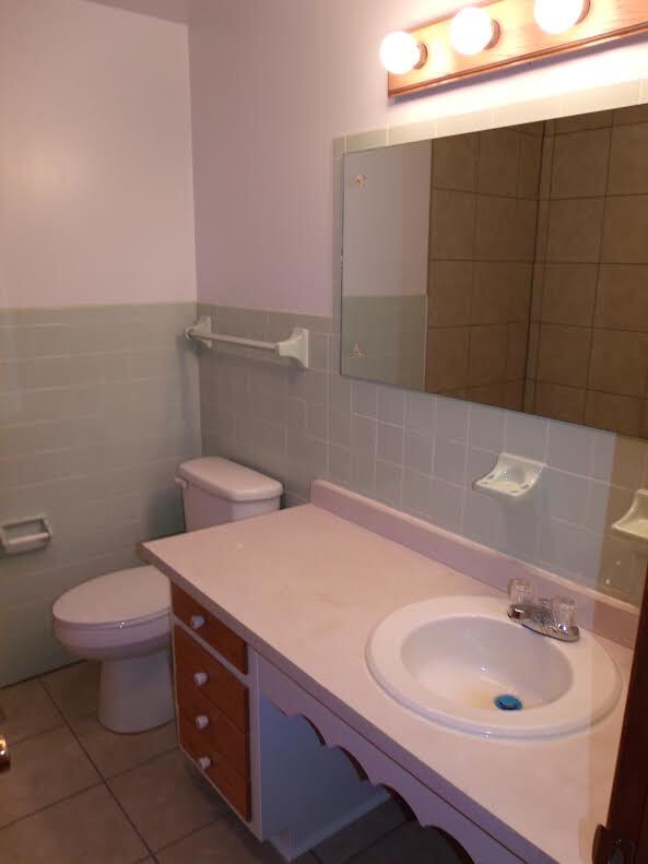 Building Photo - 2905 Shady Oak Dr