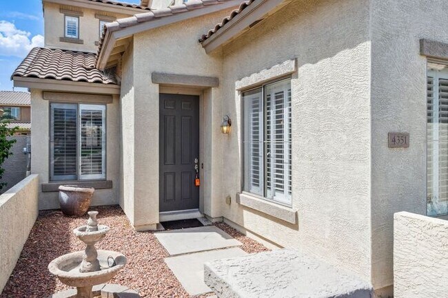 Foto del edificio - Beautiful 5 Bedroom 3 Bath home