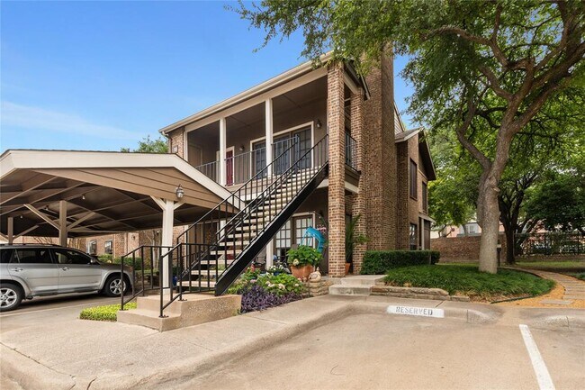 Foto del edificio - 5859 Frankford Rd