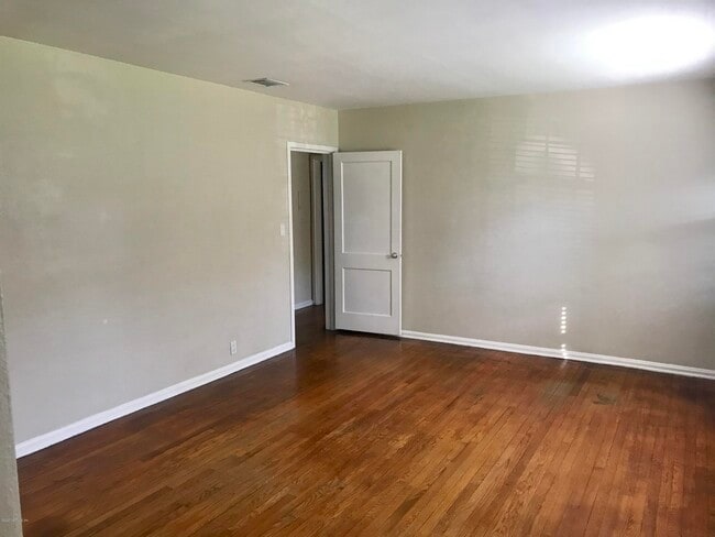 Building Photo - 4404 Water Oak Ln