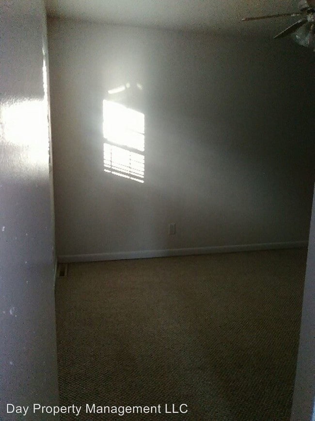 Foto del edificio - 716 E Kimberly Ave