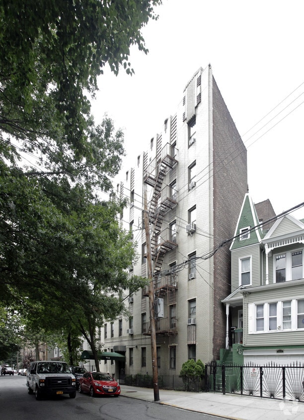 Building Photo - 314 E 201st St