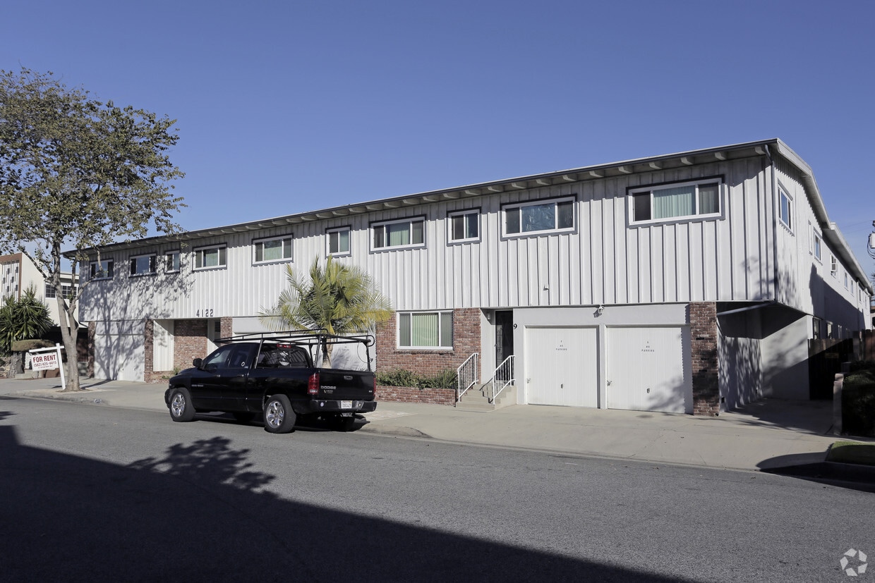 Building - 4122 Deeboyar Ave