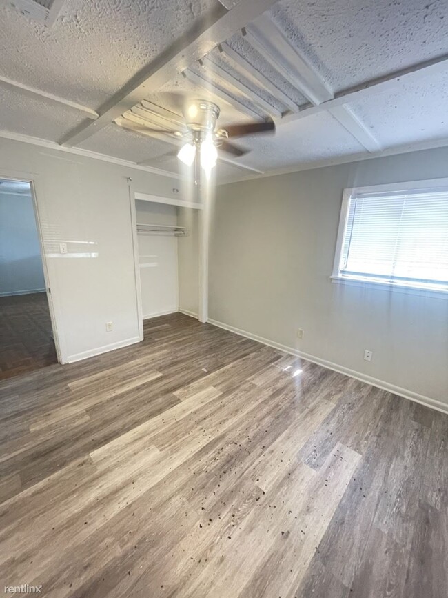 Foto del edificio - 2 br, 1 bath Duplex - 504 Boyett St B