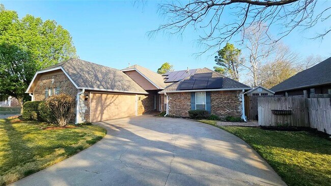 Building Photo - 1225 NW 198th St