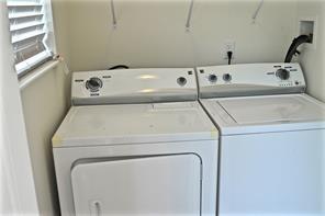 Foto del edificio - 211 Grace Manor Dr