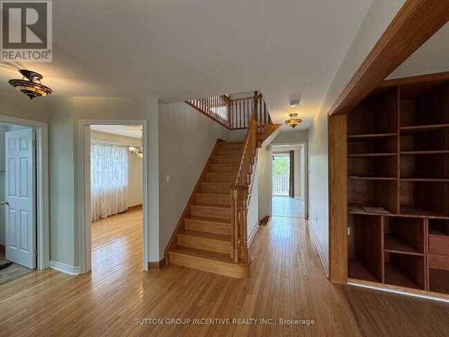 Building Photo - 30 Country Ln