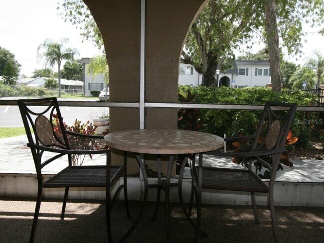 Foto del edificio - 351 S McMullen Booth Rd
