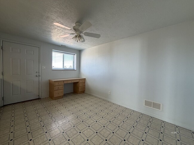 Building Photo - 1220 Monument Rd