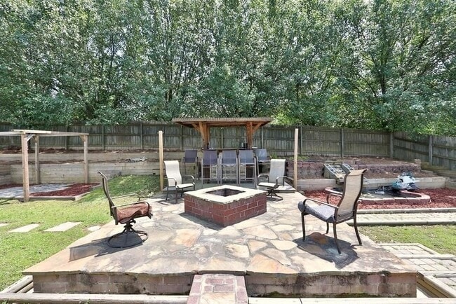 Building Photo - 3151 Greenbrier Ct