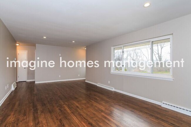 Foto del edificio - 3827 Creek Road