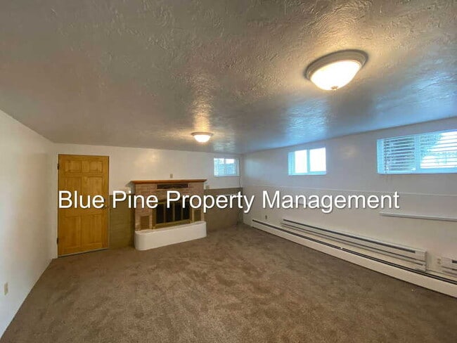 Building Photo - 598 W Center St