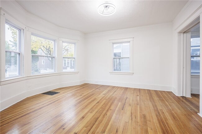 Foto del edificio - 35 Lawton St