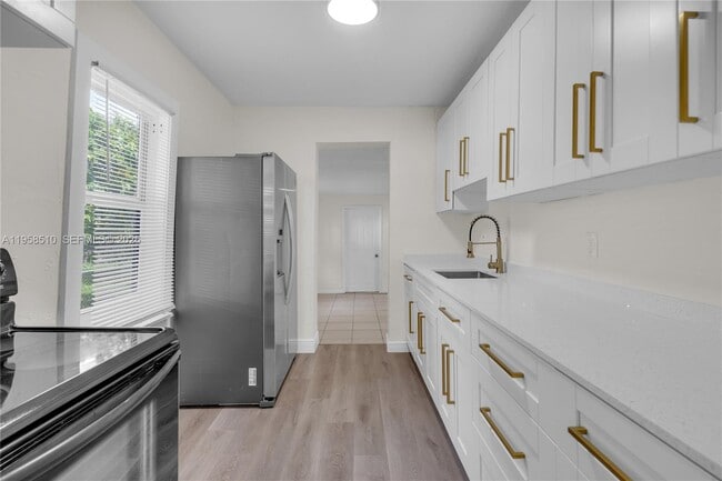 Foto del edificio - 3121 NW 60th St