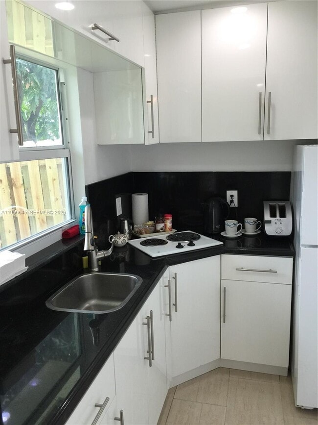 Building Photo - 223 SW 10th St