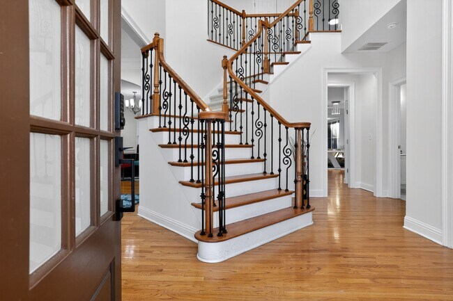 Foto del edificio - 410 Fox Chase Cir