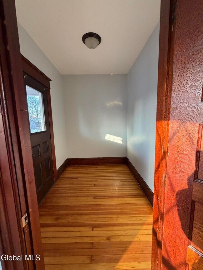 Foto del edificio - 608 3rd Ave