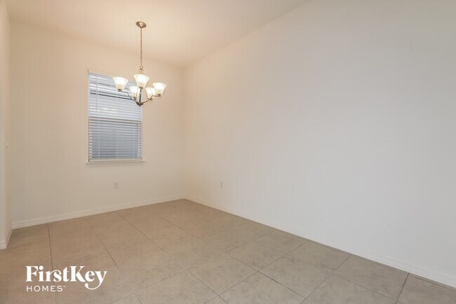 Building Photo - 601 Crown Rose Dr