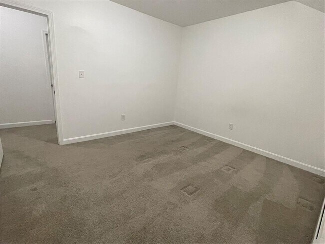 Foto del edificio - 14 Brayton Ave