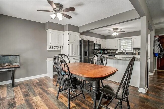 Building Photo - Spacious 3bd/2ba House in Independence, MO!