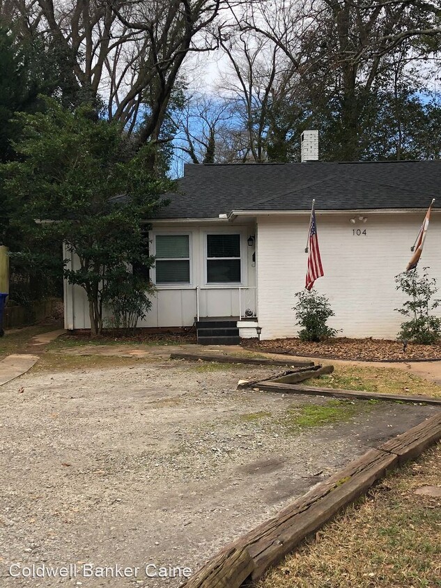 Primary Photo - 104 Biltmore Dr