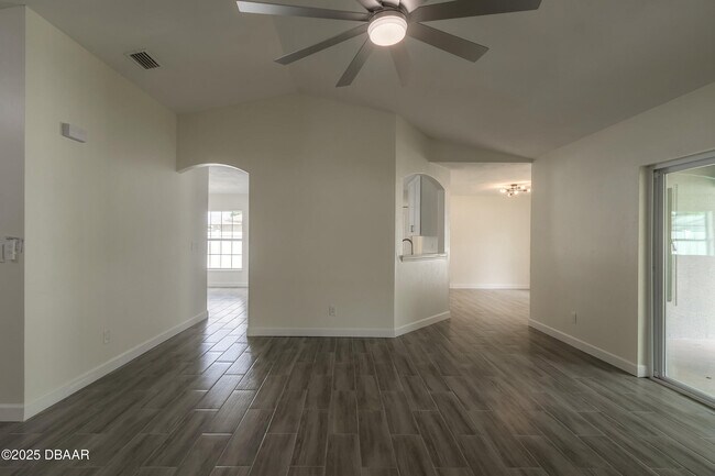 Building Photo - 1431 Victory Palm Dr