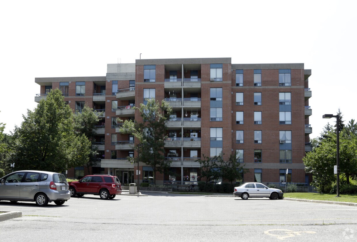 River Horizon Apartments 85 Neeve St Guelph, ON