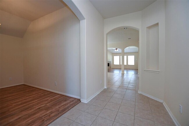 Foto del edificio - 19119 Canyon Ferry Ln