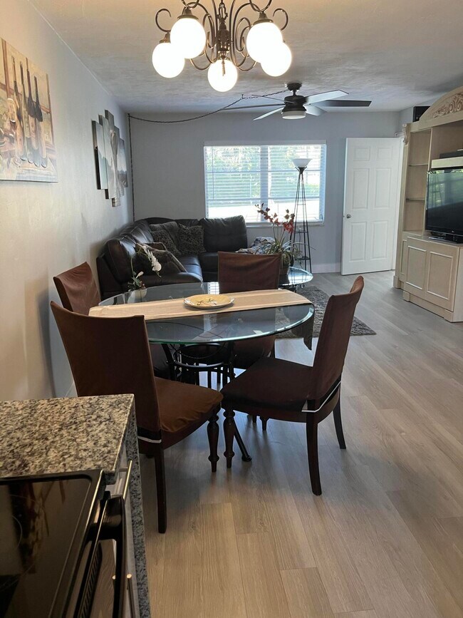 Foto del edificio - 143 West Ct