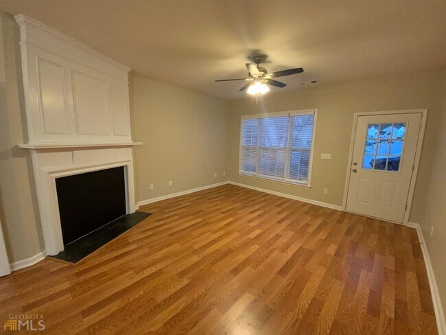 Building Photo - 3285 Oxwell Dr NW