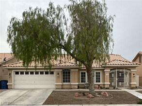 Building Photo - 3981 Lone Mesa Dr