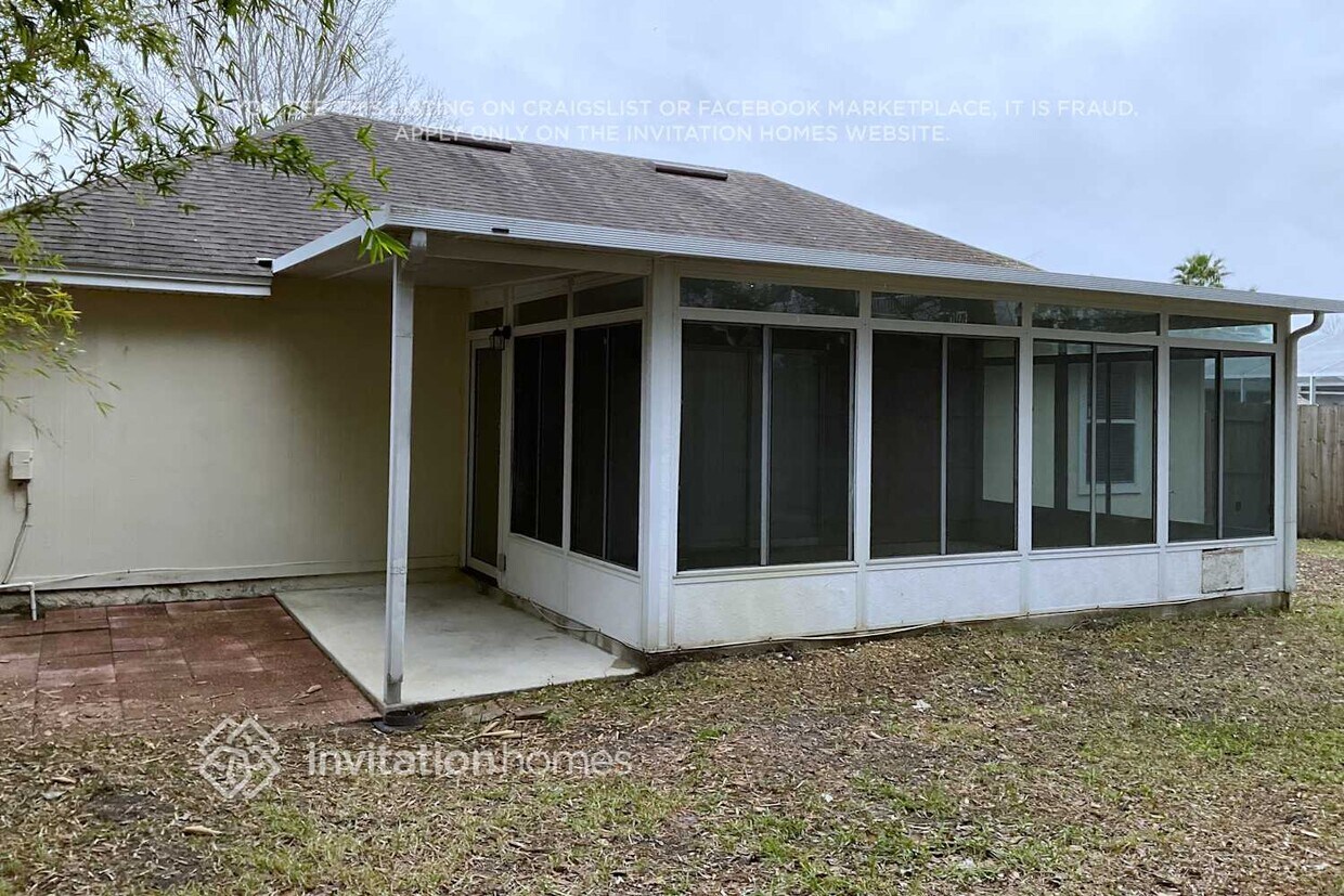 Building Photo - 13509 Las Brisas Way N