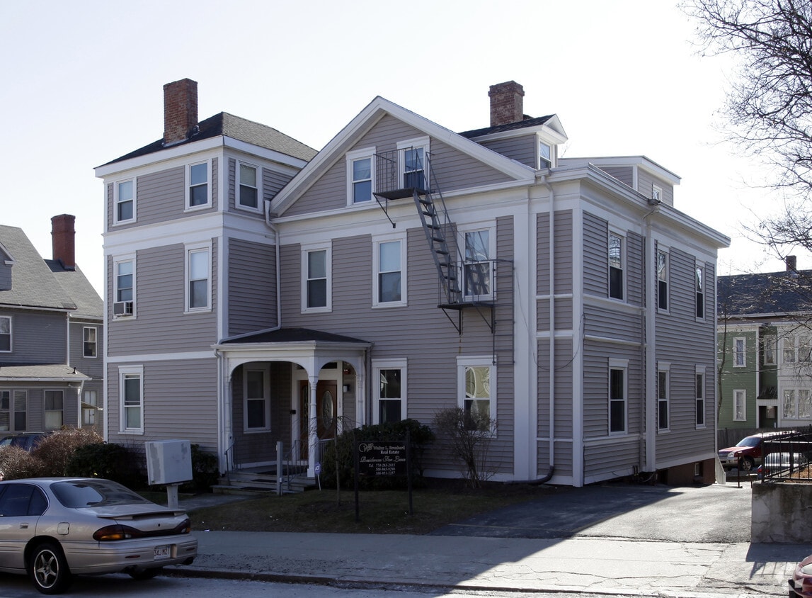 169 Waterman Ave, Providence, RI 02906 Apartments in Providence, RI
