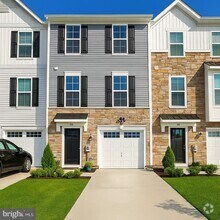 Building Photo - 64 Hamilton Ct