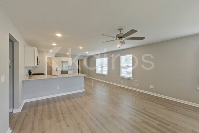 Foto del edificio - 101 Denise Dr