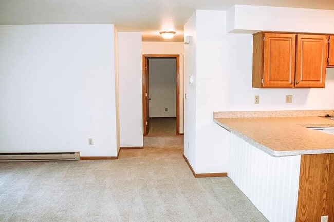 2 habitaciones, 1 baño Plano - 266 Cory Ave