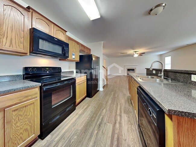 Foto del edificio - 109 Stallings Mill Dr