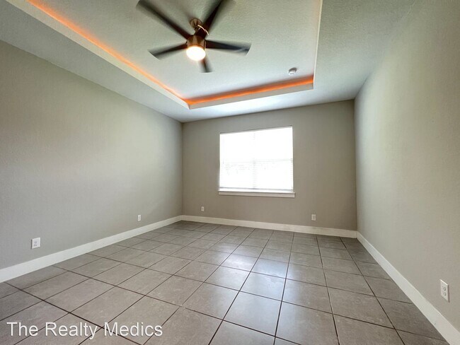 Building Photo - 4 br, 2 bath House - 206 Elm Ct