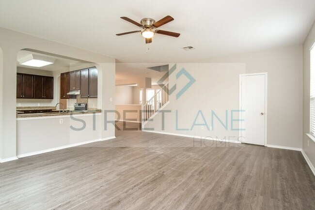 Building Photo - REDUCED!