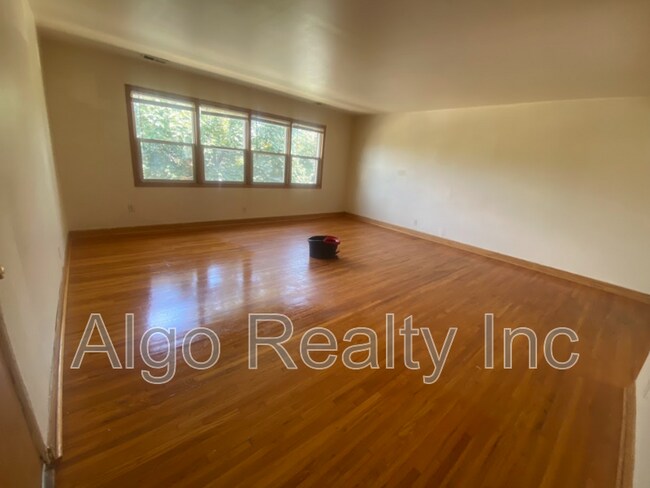 Foto del edificio - 2419 Plymouth Ave N