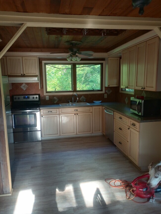 Building Photo - 130 Noah Rd
