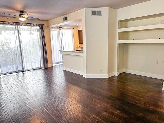 Building Photo - ++LOOK NO FURTHER!! STUNNING 3-BEDROOM CON...