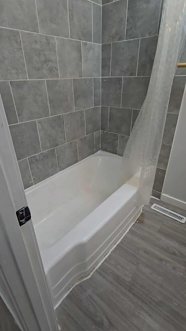 Building Photo - 786 Toronto St