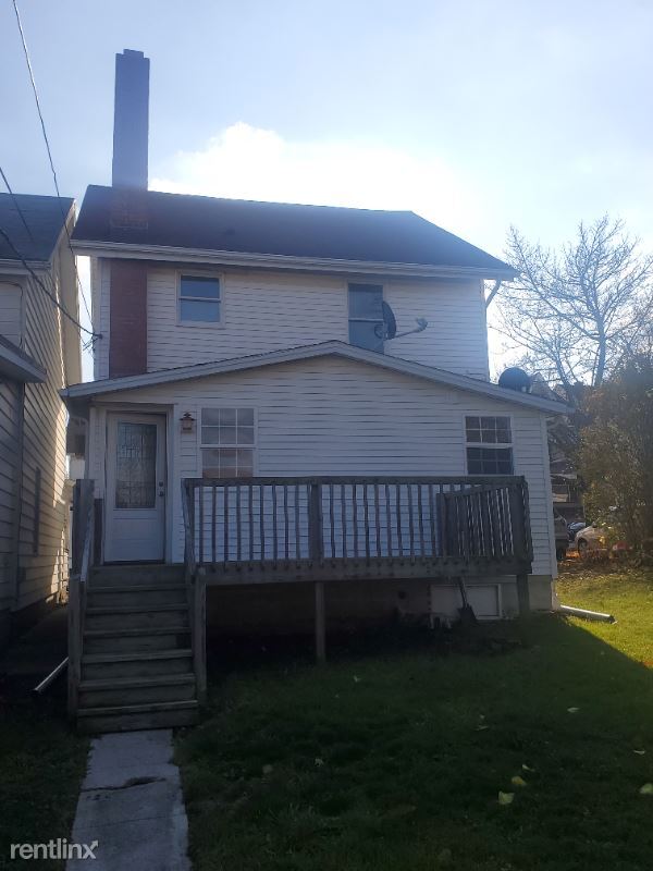Building Photo - 3 br, 1.5 bath House - 210 Bell Ave