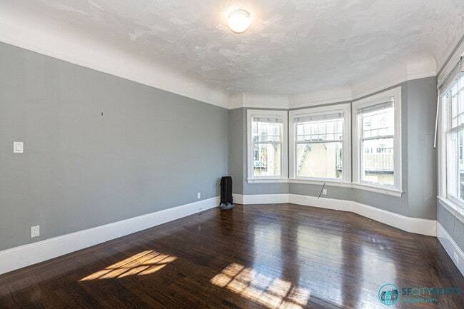 Foto del edificio - Lower Haight: Renovated Studio or Jr 1 Bed w/ Dishwasher & Shared Yard