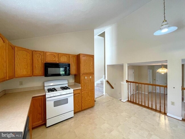 Building Photo - 45586 Curley Ct