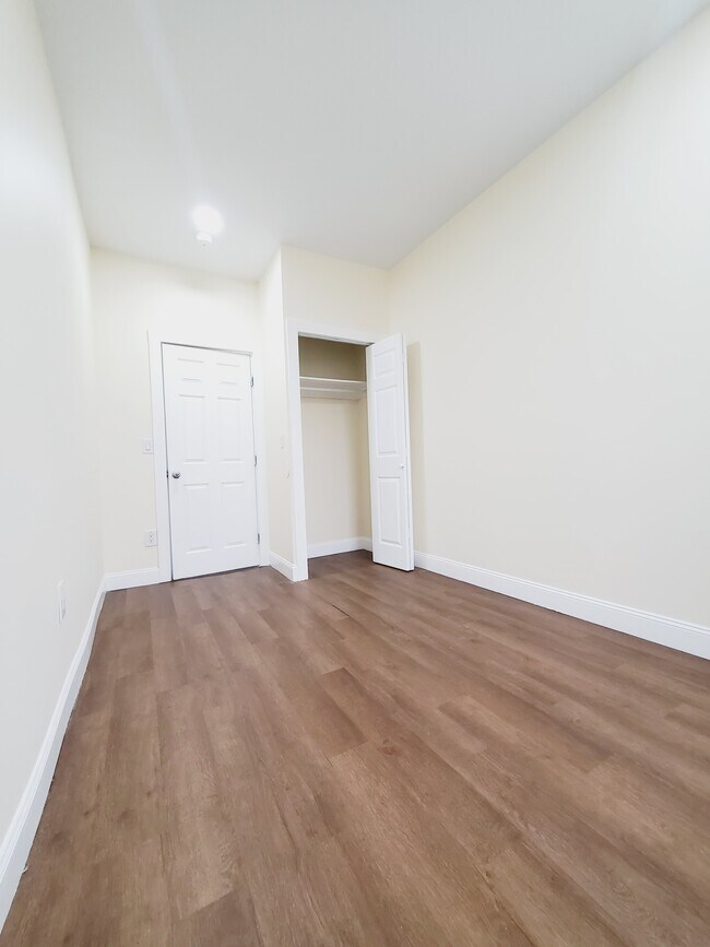 Building Photo - 418 Avenue C